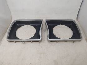D8tb-13025 Ford 1978-1979 Truck F150 78-79 Bronco Round Headlight Doors Bezels Oem