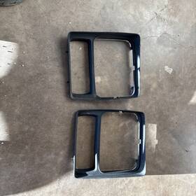 D9ub-13052-bw Ford 1979-1991 Econoline Van Headlight Trim Bezel Right And Left Oem