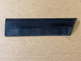 E7zb-61291c86-awb Ford 87-93 Mustang Plastic Trim Molding Rear Of Quarter Panel Oem Rh Passenger E7zb-61291c86-awb Ford 87-93 Mustang Plastic Trim Molding Rear Of Quarter Panel Oem Rh Passenger