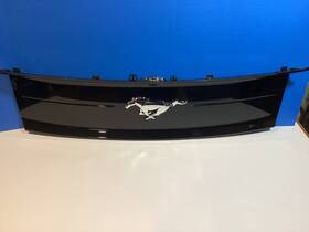 Fo6342528 Ford Rear Trunk Lid Deck Trim Panel For 2018-23 Mustang Emblem Oem