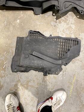 Fr3b-63018a14 Ford 2015-2023 Mustang Right Windshield Cowl Plastic Trim Battery Cover Oem