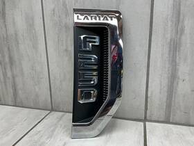 Jc3b-25000a72-a Ford Oem Rh Fender Molding Emblem Logo Chrome 2017- 22 F-250 Super Duty Lariat