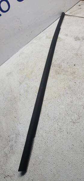 Lj6z7825860a Ford 2020 - 2023 Escape Rear Right Passenger Side Door Window Belt Molding Oem
