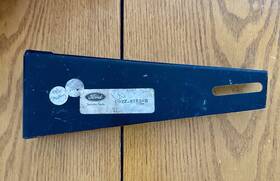 C9zz-16934-a Ford Motor Co. C9zz-8182-b Nos Shelby And 1969-70 Gt S9ms Grille Hood Brackets