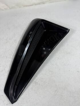 Xr33-63279d37-a Ford / Mustang Xr33-63279d37-a/b 1999-2004 Right Passenger Side Rh Quarter Panel Scoop Oem