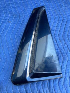 Ford Yr33-63279-baw 99-04 Mustang Coupe Rear Left Quarter Vent Louver Insert Molding Trim T0972