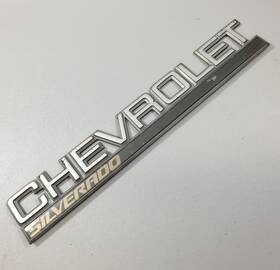 15160969 General Motors 98-99 Chevy Silverado Tailgate Chevrolet Emblem