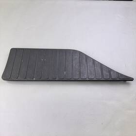 15553207b General Motors 88-98 Chevrolet Silverado Gmc Sierra Left Front Stepside Bed Side Step Pad Oem