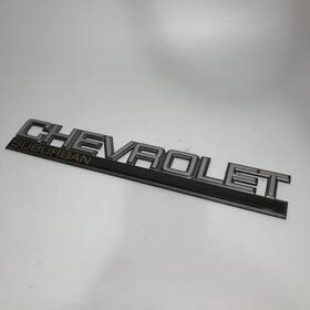 15996486 General Motors 95-99 Suburban Rear Tailgate Passenger Door Chevrolet Emblem