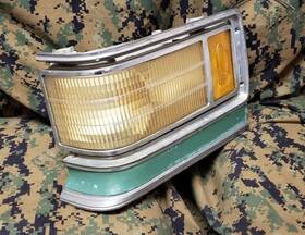 1605270 General Motors 1976 Cadillac Deville Left Cornering Parking Light And Chrome Bezel Oem Gm Hearse