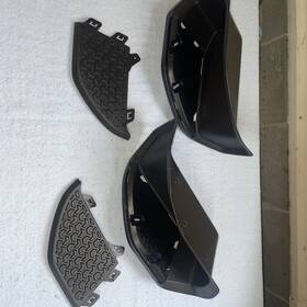 84227861 General Motors 194967385802 Lt Rear Bumper Trim Molding Step Pad Chevy Truck 19-25 84227860 Lh Rh