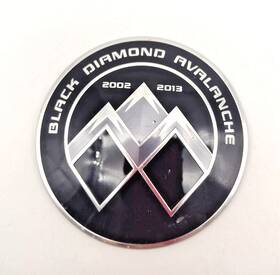 22913047 General Motors 2002-2013 Chevrolet Avalanche Black Diamond Emblem Oem Pa6/66 Gf 301