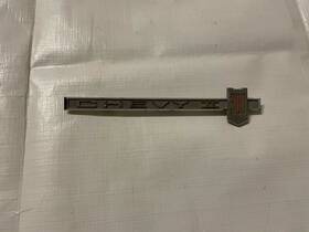 4857469 General Motors 1962-1965 Chevy Ii Fender Emblem Chevrolet Body Ornament Side Badge