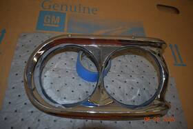 5949196 General Motors 1958 58 Oldsmobile 88 Right Side Headlight Bezel Nice Chrome Few Pits