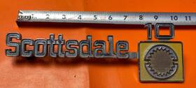 5953025 General Motors 1975-1980 Scottsdale 10 Fender Emblem Badge Square Body Trim Ornament