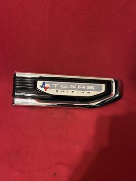 844313131-3 General Motors Oem 2019-2021 Gmc Sierra Front Right Passenger Texas Edition Emblem 84431313-3