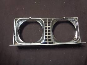 327168 General Motors Corporation 2.728 1973 Chevy Full-size B-body Bel Air Impala Head Light Lamp Door Bezel Molding Rh