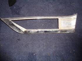 405471 General Motors Corporation 1970 1971 Cutlass Supreme Sx Front Fender Trim Molding Side Marker Light Bezel L