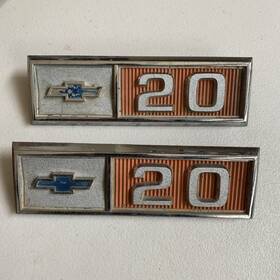 Gm3856095 General Motors / Oem 3856095 Pair Of 1965 Front Fender Chevrolet Truck Bowtie Emblem C20 K20 Bc