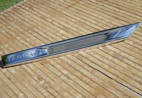 Aw93-280b10-ac Genuine Oem Jaguar 10-15 Xj Passenger Side Fender Emblem Chrome Trim Badge Grille Spear