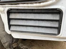 1098751 Genuine Tesla Oem 2017-2023 Model Y 3 Rear Body Quarter Air Extractor Pressure Vent Grille