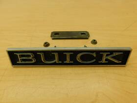 71be1-1n7 Gm 1394870 Inch Buick Grill Emblem 1971 Full Size Gm# 1237524
