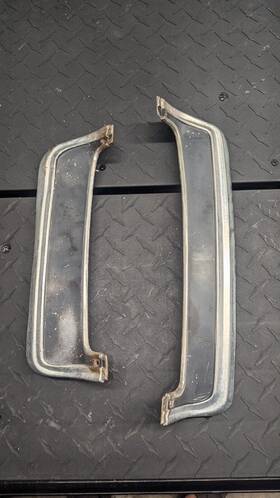 334248 Gm Rh Quarter Fender Trim 1973-1980 Chevrolet C30 Dually