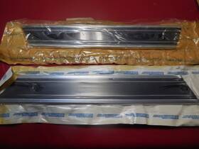 3997432 Gm Nos 1969 - 72 Chevrolet Gmc C10 K10 Blazer Jimmy Rear Body Side Moldings Swb