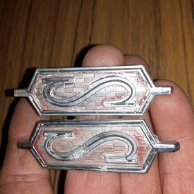 411259 Gm 2 71 1971 72 1972 Oldsmobile Cutlass S Front Emblem E2