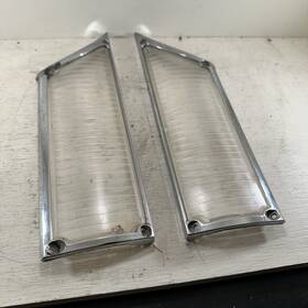 5953187 Gm Used Oem Pair Lh Rh Parking Cornering Signal Light Bezels With Lens