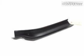 84488188 Gm 2019-23 Cadillac Xt4 Rear Right Side Outer Taillight Lamp Cover Gutter Panel Oem