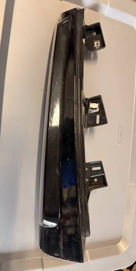Gm 84699260 2021-2024 Yukon Tahoe Left Driver Side Rear Inner D-pillar Molding Trim