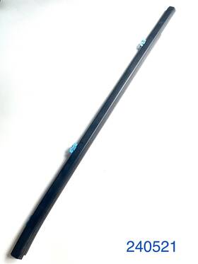 84842463 Gm Front Passenger Side Door Window Belt Reveal Molding Oem