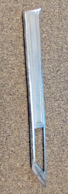 8804688 Gm 1970-72 Cutlass Supreme Original Left Side Quarter Panel Body Molding