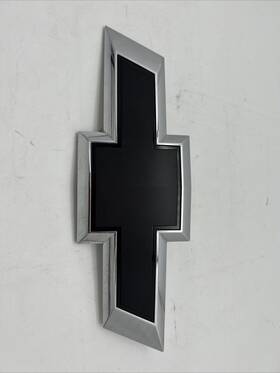 84133575 Gm Auto 84133640 23400420 2019-2021 Chevrolet Silverado 1500 Bowtie Front Grille Emblem Badge Chrome Black