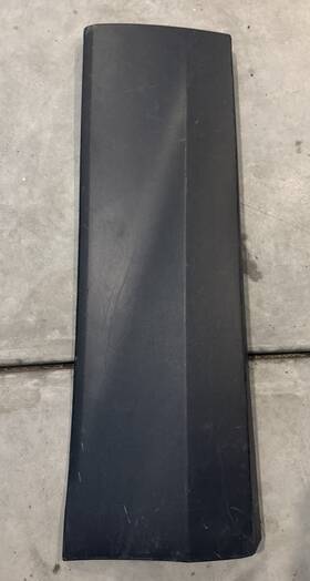 Gm Oem 84546472 2019-2023 Blazer Right Rear Door Exterior Trim-lower Molding