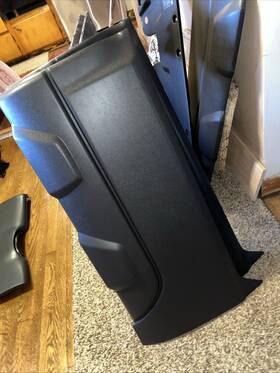 93440224 Gm Trucks 2002 -2006 Chevy Avalanche 1500 Rear Left Driver Door Molding Cladding