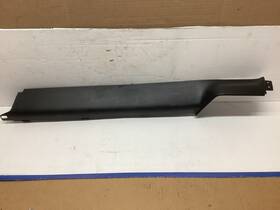 1667088 Gmc 1975-79 Nova Ventura X-body Right Rear Lower Quarter Window Interior Molding Oem 1667088 Gmc 1975-79 Nova Ventura X-body Right Rear Lower Quarter Window Interior Molding Oem