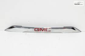 23189407 Gmc 2017-2019 Acadia Tailgate Liftgate Handle Applique Molding With Emblem Oem