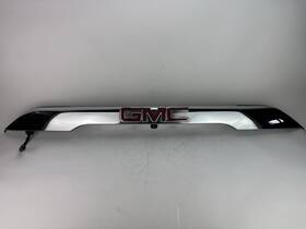 84108439 Gmc 2017 2018 2019 Acadia Rear Trunk Lift-gate Molding Trim Chrome With Emblem Oem
