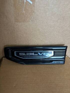 84431312 Gmc 2019-2021 Sierra 1500 Chrome Front Driver Side Fender Ornamentation Vent Oem