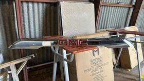 84481677 Gmc 2017-2019 Acadia Tailgate Liftgate Handle Applique Molding With Emblem Oem