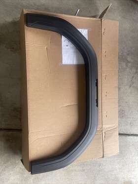 84806028 Gmc 2020 2021 2022 Sierra 2500 3500 Rear Left Fender Flare Wheel Molding Oem