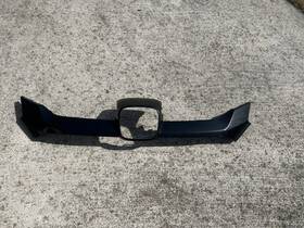 71122-t1w-a01 Honda Used Genuine Oem Black Center Grille Molding For 2015-2016 Cr-v Models
