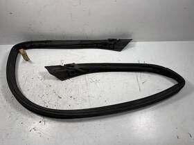 72320-s2a-043 Honda 00-09 S2000 Front Roof Pillar Weatherstrip Oem