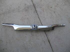 74890-t1w-a710-m1 Honda 74890-t1w-a610-m1 2015 2016 Cr-v Crv Rear Trunk Liftgate Molding Oem