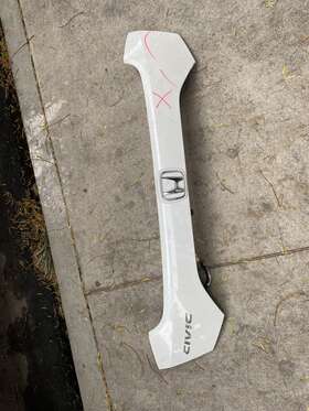 74890-tgg-e01zh Honda Oem 2017 - 2020 Civic Hatchback Rear Tailgate Garnish Molding 74890tgge01