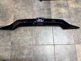 74890-tvaa-a1 Honda 2018-2020 Accord Genuine Rear Trunk License Molding Trim Oem