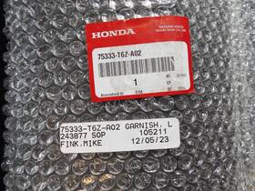 Honda 75333-t6z-a02 Genuine Door Molding