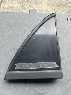 75555-sh2-004 Honda 88-91 Crx - Rear Tail Gate Hatch Corner Triangle Trim Left Oem